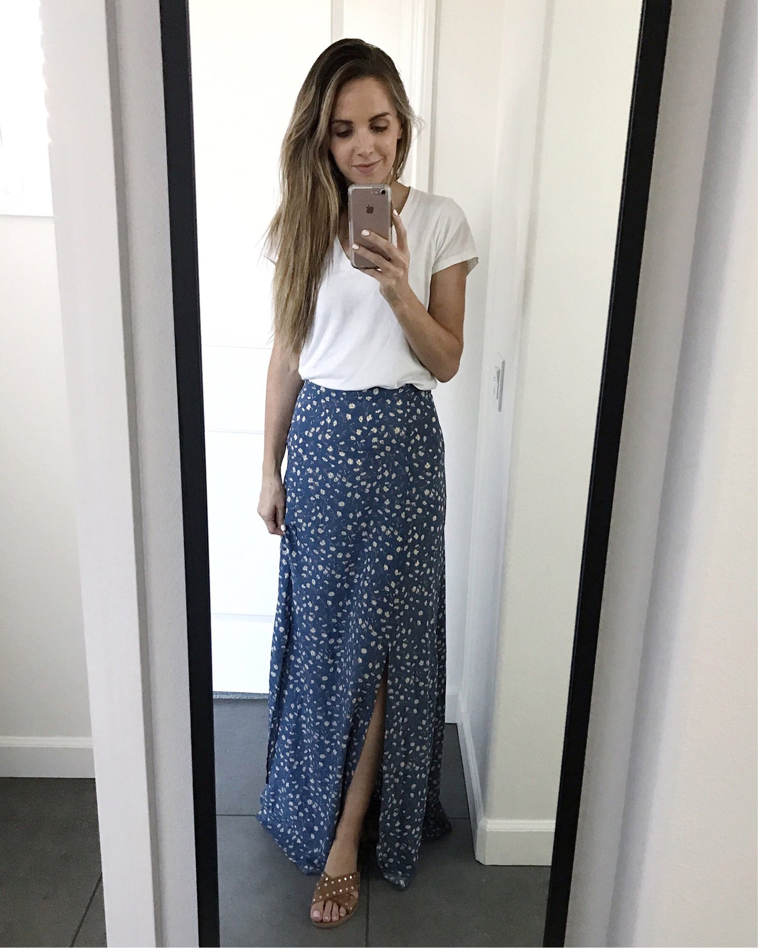 maxi skirt and white t-shirt | merricksort.com