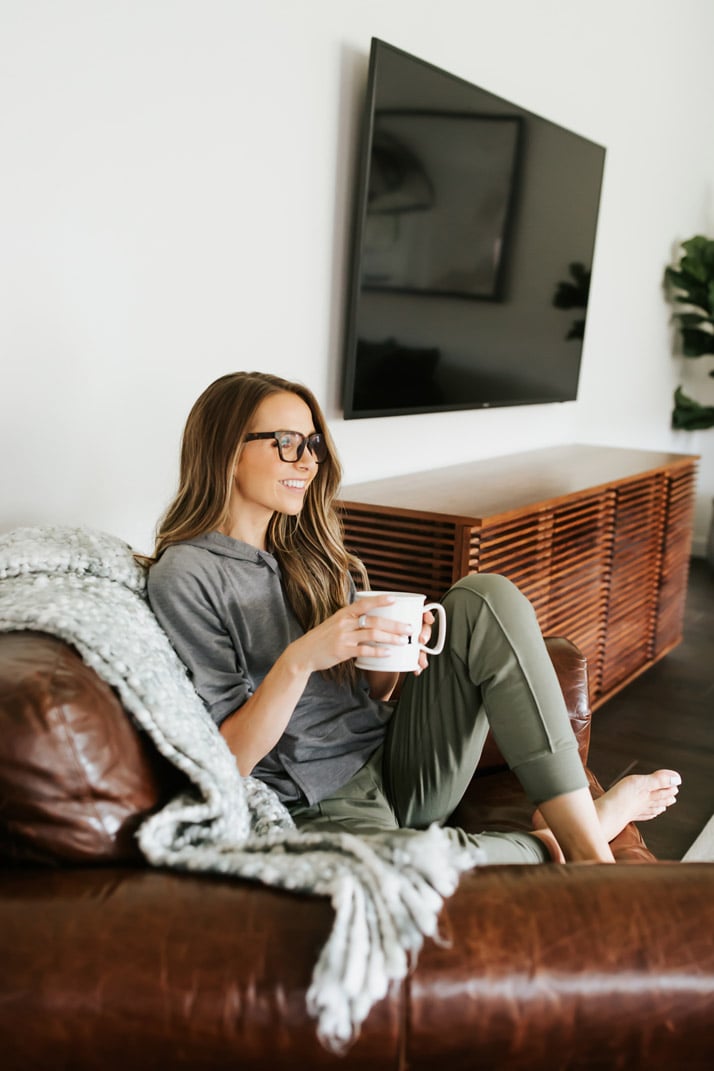 two ways to wear these comfy joggers for everyday
