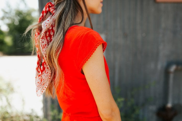 it's all in the details. This scalloped trim makes this plain dress have a little wow factor