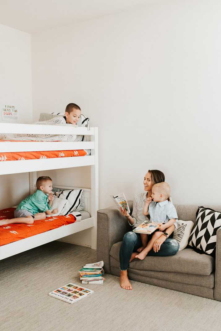 what my daily routine looks like as a working stay at home mom