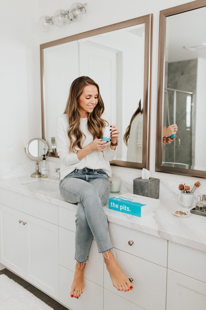 this deodorant is aluminum and baking soda free, and it totally works!