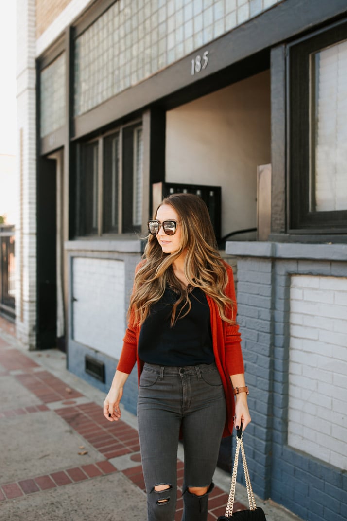 an easy sewing tutorial for this black lace top