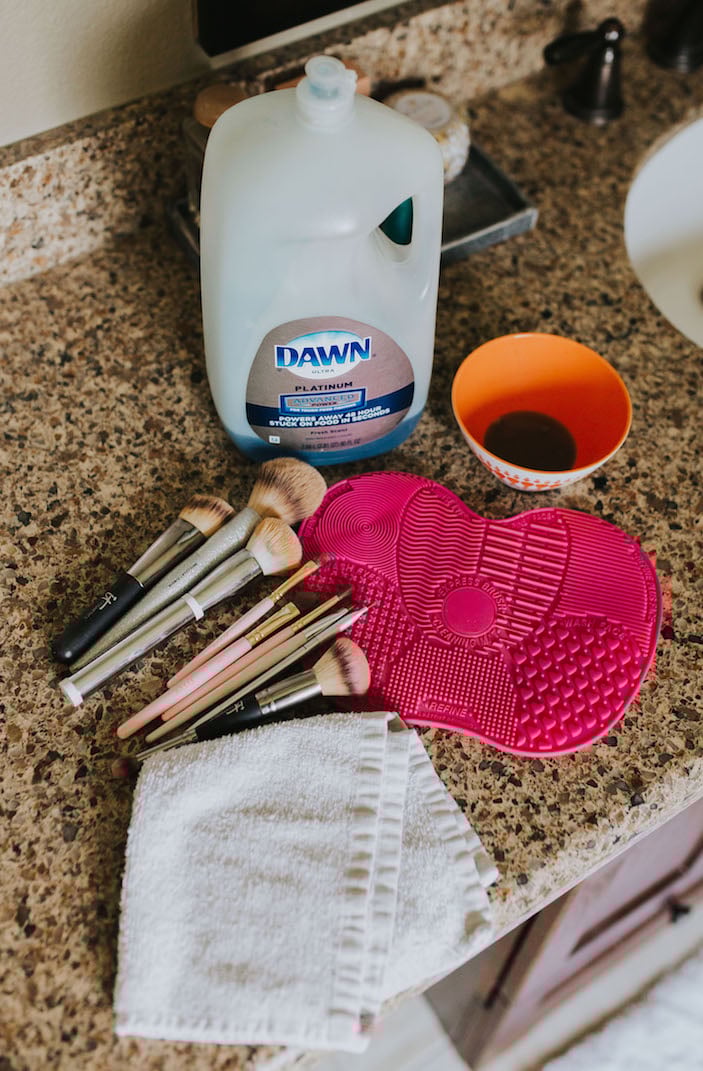 how to clean your makeup brushes with dawn dishsoap