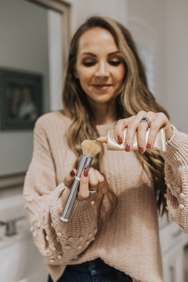 flat round makeup brush and jane iredale bb cream in bb6