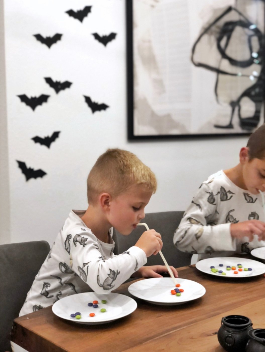 Halloween minute to win it games - suck up m&ms
