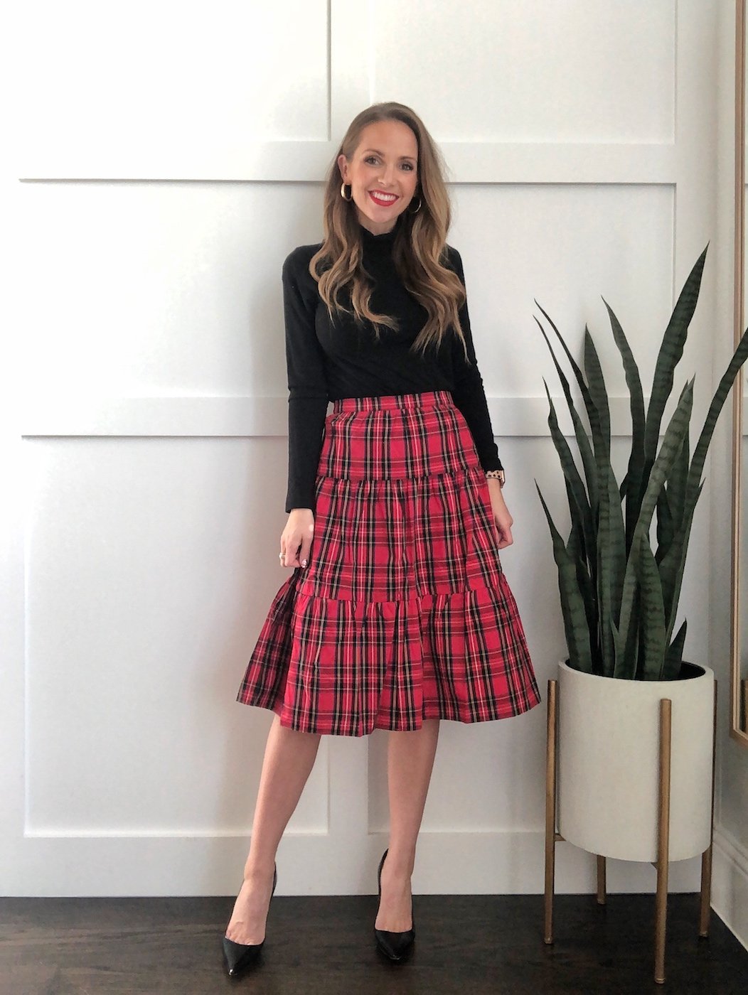 christmas outfit with plaid skirt