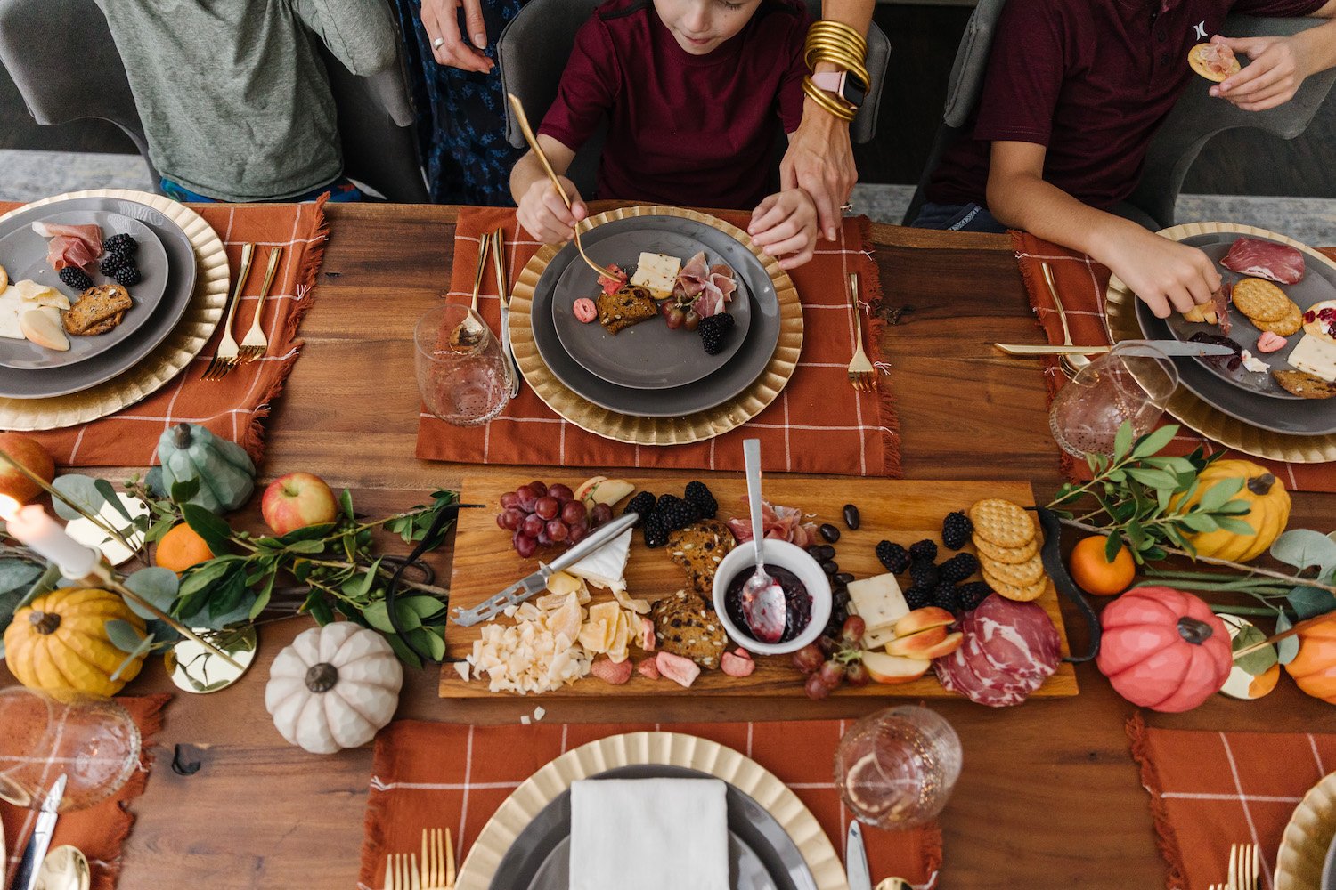 dinner table for fall