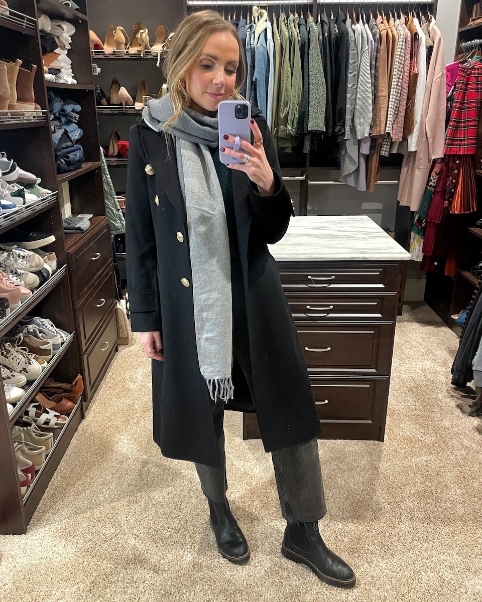 gray scarf outfits 4