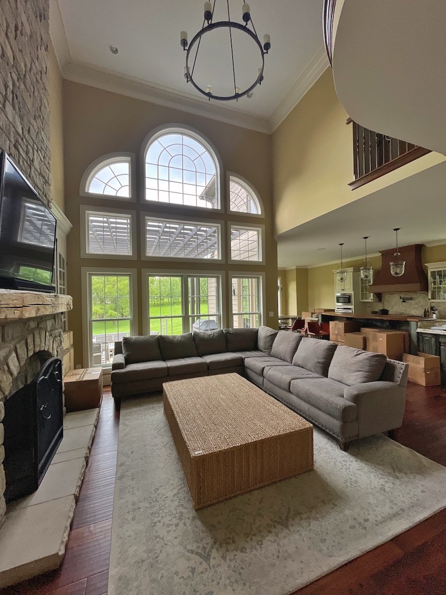 Living room before renovation