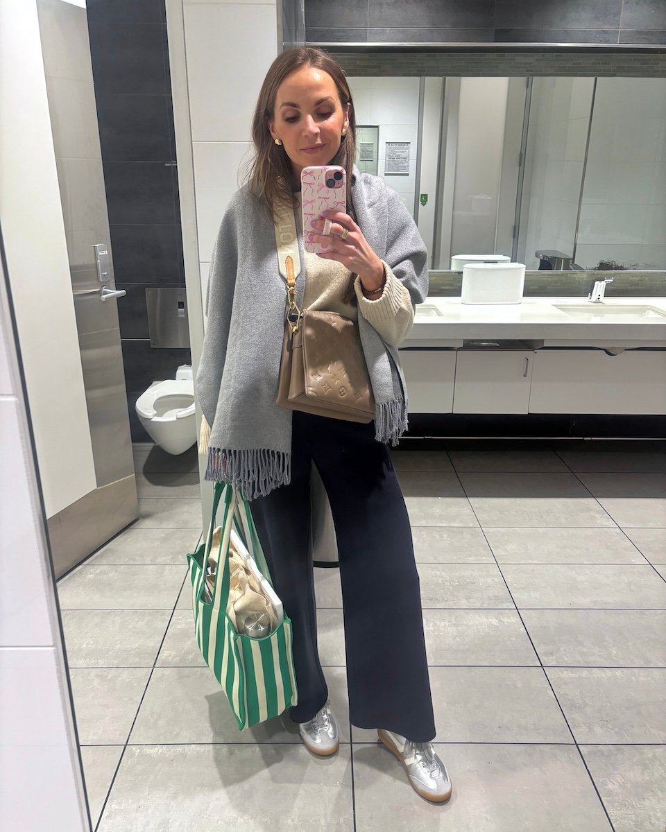 merricksart travel outfit LTK santa fe